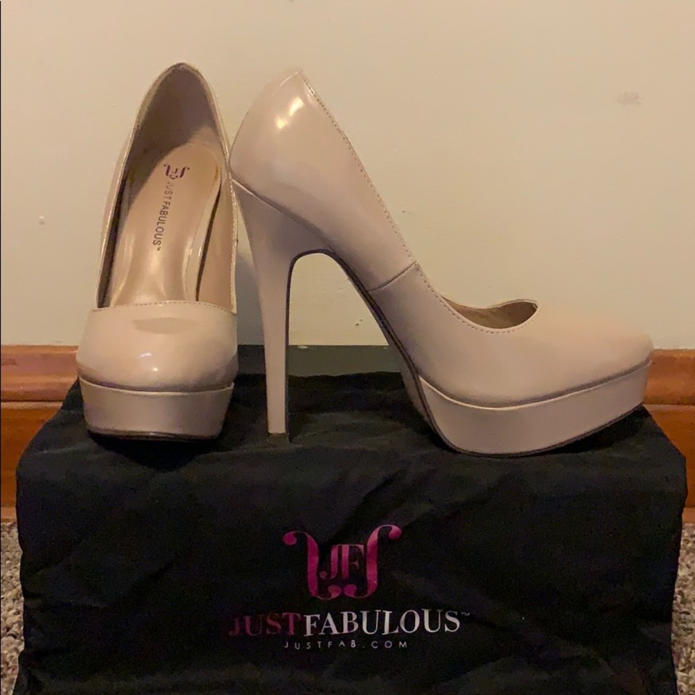 JustFab Nude Patent Leather Platform Heels Size 7